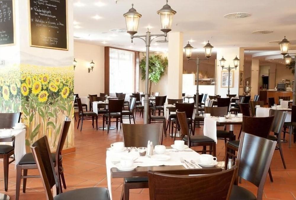 relexa Hotel Frankfurt am Main  Restaurant foto